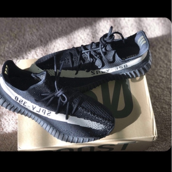 Adidas Yeezy Boost 350 V2 - OREO - Picture 2 of 6